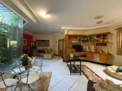 Casa com 3 Quartos à venda, 300m² no Nova Uberlândia, Uberlândia