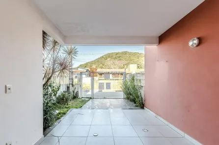 Casa com 3 Quartos para alugar, 127m² no Rio Tavares, Florianópolis