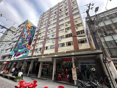 Apartamento com 2 Quartos para alugar, 50m² no Centro, Florianópolis