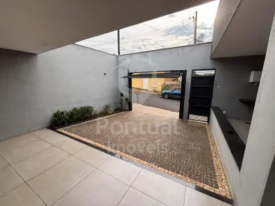 Casa com 3 Quartos para alugar, 150m² no Nova Uberlândia, Uberlândia