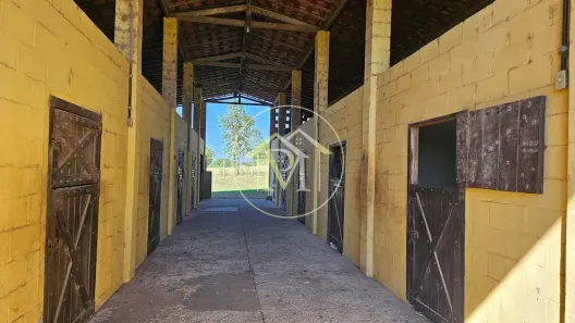 Fazenda/Sítio com 4 Quartos à venda, 10m² no Itapecerica, Salto