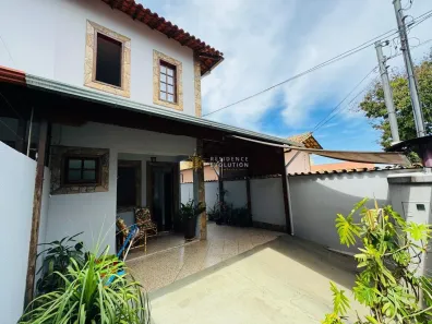 Casa com 3 Quartos à venda, 180m² no Santa Amélia, Belo Horizonte
