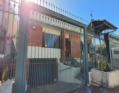 Casa com 5 Quartos à venda, 328m² no Três Figueiras, Porto Alegre