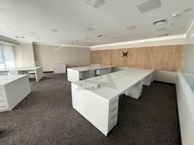 Sala Comercial para alugar, 185m² no Cambuí, Campinas