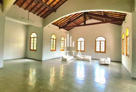 Sala Comercial para alugar, 200m² no Itaipava, Petrópolis