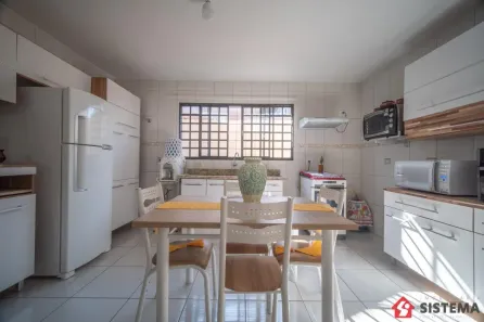 Sobrado com 4 Quartos à venda, 245m² no Vila Tazitsu, Presidente Prudente