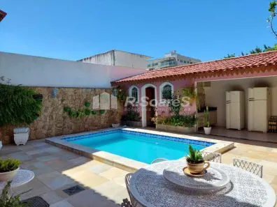 Casa de Condomínio com 4 Quartos à venda, 229m² no Vila Valqueire, Rio de Janeiro