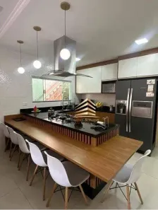 Sobrado com 4 Quartos à venda, 200m² no Vila Galvão, Guarulhos