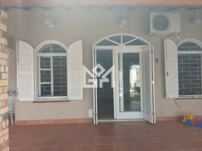 Casa com 4 Quartos à venda, 250m² no Guarujá, Porto Alegre