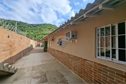 Casa com 4 Quartos à venda, 220m² no Guaiúba, Guarujá