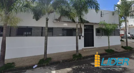 Imóvel Comercial para alugar, 100m² no Saraiva, Uberlândia