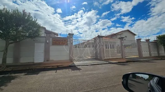 Casa de Condomínio com 3 Quartos para alugar, 127m² no Vila Santa Maria (Vila Xavier), Araraquara
