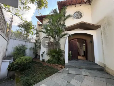 Casa com 3 Quartos à venda, 270m² no Jardim Cordeiro, São Paulo