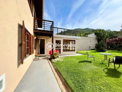 Casa de Condomínio com 4 Quartos à venda, 240m² no Sambaqui, Florianópolis