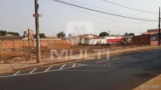 Lote/Terreno com 1 Quarto à venda, 720m² no Jardim Ipanema, Uberlândia