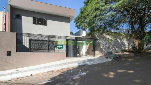 Sobrado com 4 Quartos para alugar, 220m² no Jardim Montreal, Maringá