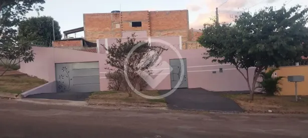 Casa com 3 Quartos à venda, 201m² no Setor Serrinha, Caldas Novas