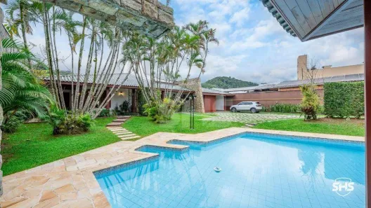 Casa de Condomínio com 5 Quartos para alugar, 582m² no Garcia, Blumenau
