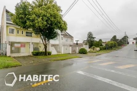 Sobrado com 3 Quartos à venda, 180m² no Uberaba, Curitiba