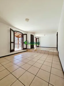 Casa com 3 Quartos à venda, 200m² no Bacacheri, Curitiba