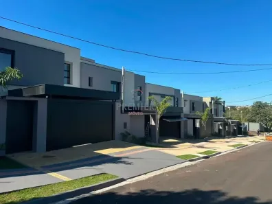 Sobrado com 3 Quartos à venda, 200m² no Jardim Burle Marx, Londrina