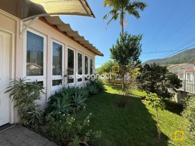 Casa com 4 Quartos à venda, 229m² no Itacorubi, Florianópolis
