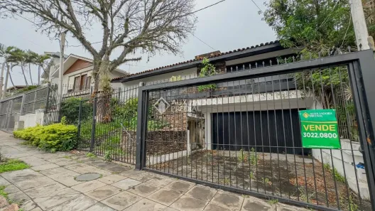 Casa com 4 Quartos à venda, 360m² no Três Figueiras, Porto Alegre