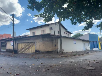 Casa com 5 Quartos à venda, 273m² no Loteamento Areião I, Goiânia