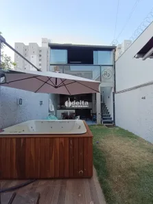 Casa com 2 Quartos à venda, 125m² no Laranjeiras, Uberlândia