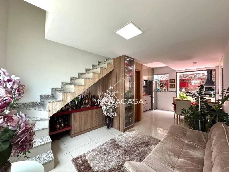 Casa em condomínio com 3 quartos — Santa Amélia, Belo Horizonte