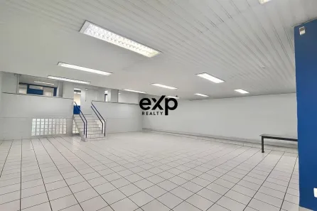 Galpão/Depósito/Armazém para alugar, 240m² no Vila Bissoto, Valinhos
