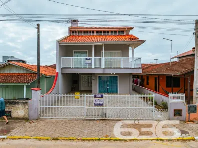 Sobrado com 4 Quartos à venda, 210m² no Centro, Balneário Barra do Sul