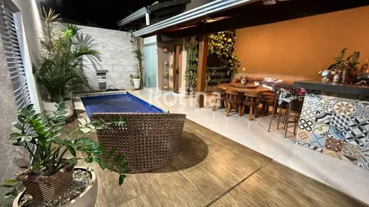 Casa com 3 Quartos à venda, 200m² no Granada, Uberlândia