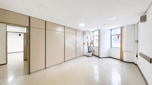 Sala Comercial para alugar, 200m² no Centro Histórico, Porto Alegre
