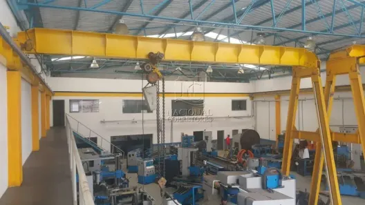 Galpão/Depósito/Armazém à venda, 800m² no Jardim Ipanema, Santo André