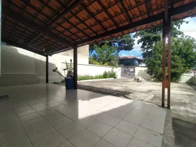 Casa com 4 Quartos à venda, 200m² no Minascaixa, Belo Horizonte