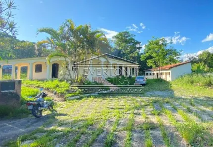 Fazenda/Sítio com 3 Quartos para alugar, 400m² no Condomínio Lagoinha, Jacareí