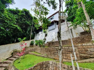 Sobrado com 5 Quartos à venda, 390m² no Balneário Gardem Mar, Caraguatatuba