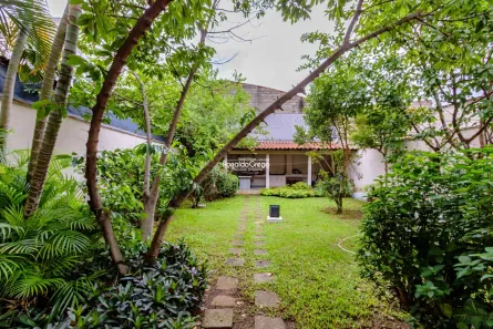 Casa com 5 Quartos para alugar, 400m² no Vila Gumercindo, São Paulo