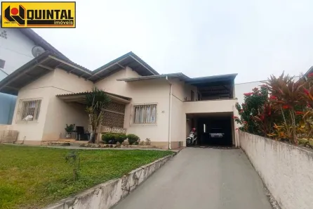 Casa com 5 Quartos à venda, 430m² no Garcia, Blumenau
