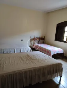 Casa com 5 Quartos à venda, 240m² no Santa Mônica, Uberlândia