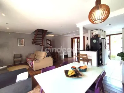 Casa de Condomínio com 3 Quartos para alugar, 140m² no Santa Tereza, Porto Alegre