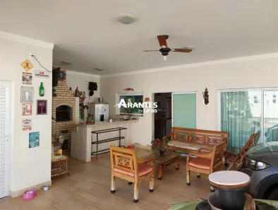Sobrado com 3 Quartos à venda, 594m² no Jardim Inconfidência, Uberlândia
