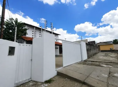 Casa com 3 Quartos para alugar, 213m² no Horto, Teresina