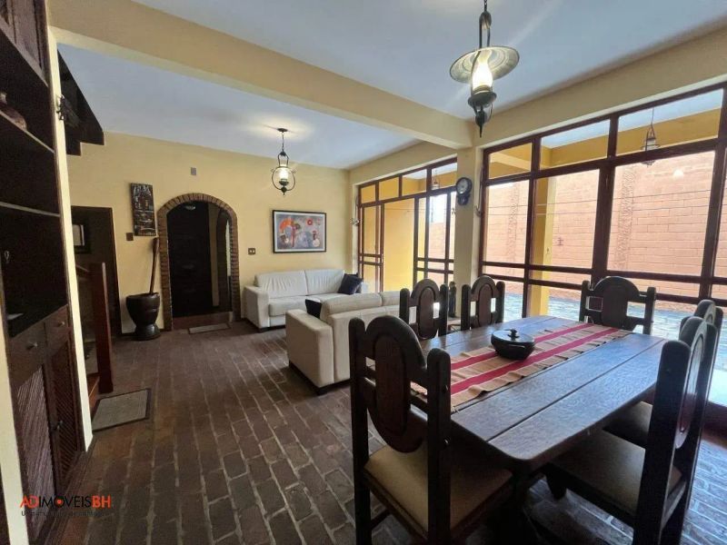 Casa com 4 quartos — Padre Eustáquio, Belo Horizonte