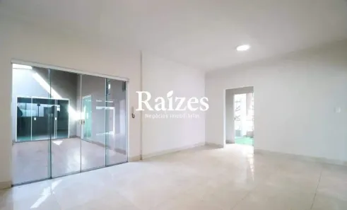 Casa com 4 Quartos para alugar, 300m² no Granada, Uberlândia