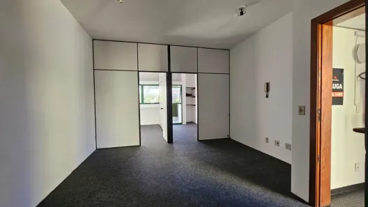 Sala Comercial à venda, 38m² no Moinhos de Vento, Porto Alegre