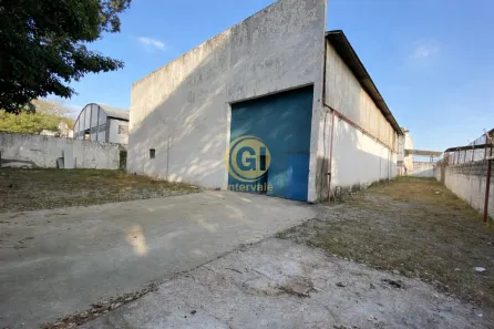 Galpão/Depósito/Armazém à venda, 700m² no Chácaras Reunidas, São José dos Campos