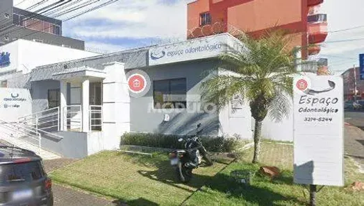 Prédio Comercial para alugar, 120m² no Centro, Uberlândia