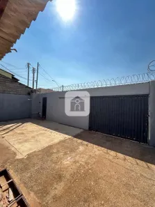 Casa com 3 Quartos à venda, 120m² no Segismundo Pereira, Uberlândia
